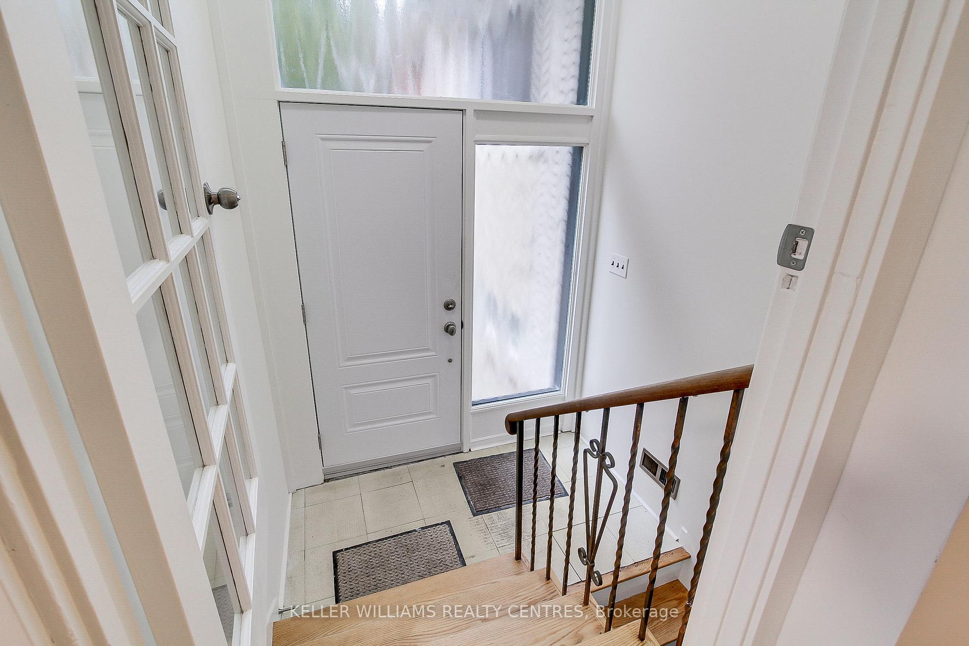 Photo 7 of 15 Mary Street, Aurora, Aurora Village — HOMEH