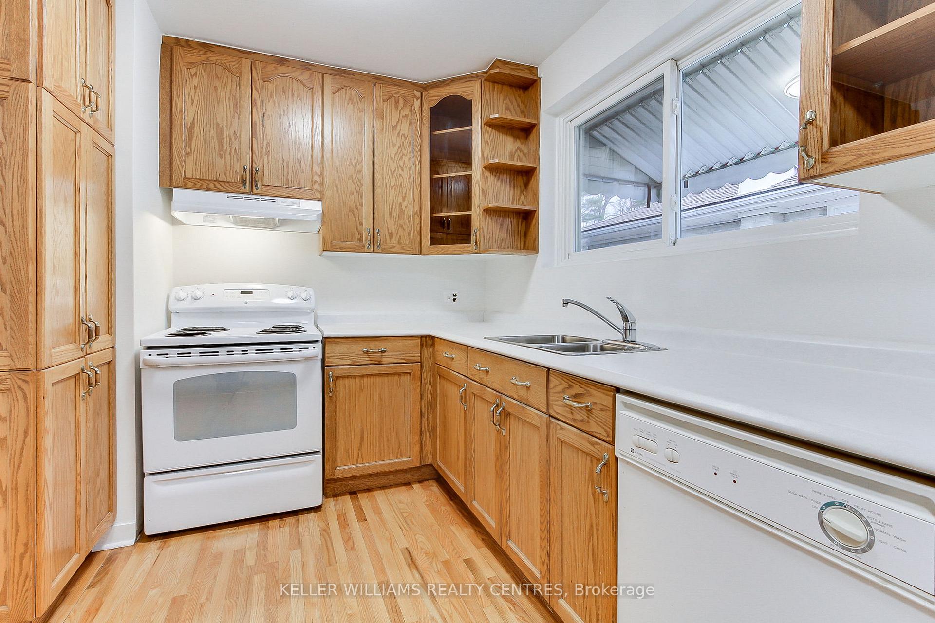Photo 12 of 15 Mary Street, Aurora, Aurora Village — HOMEH