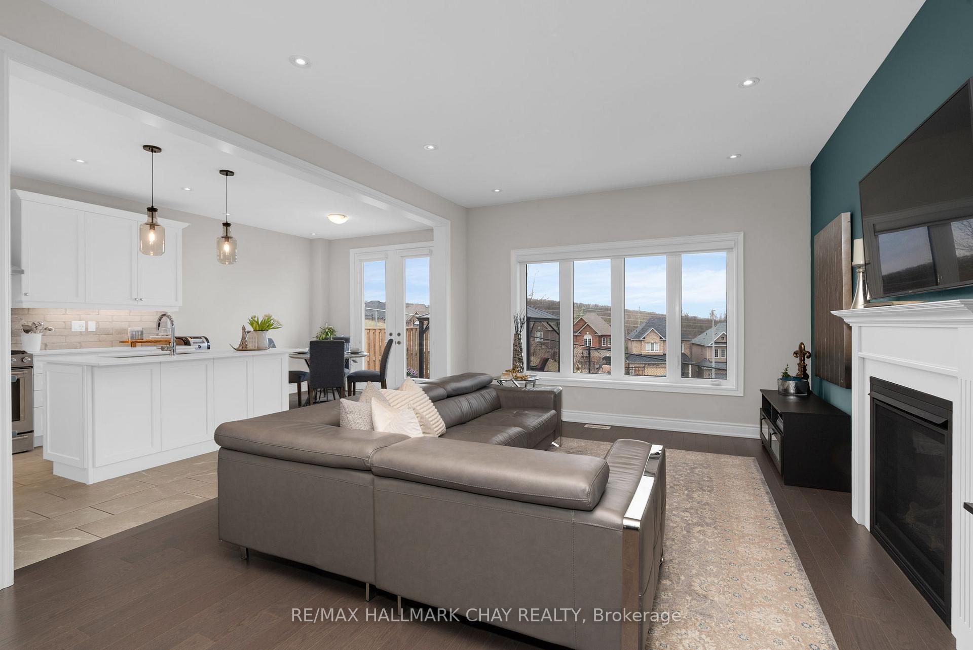 Photo 9 of 18 Cypress Point Street, Barrie, Ardagh — HOMEH