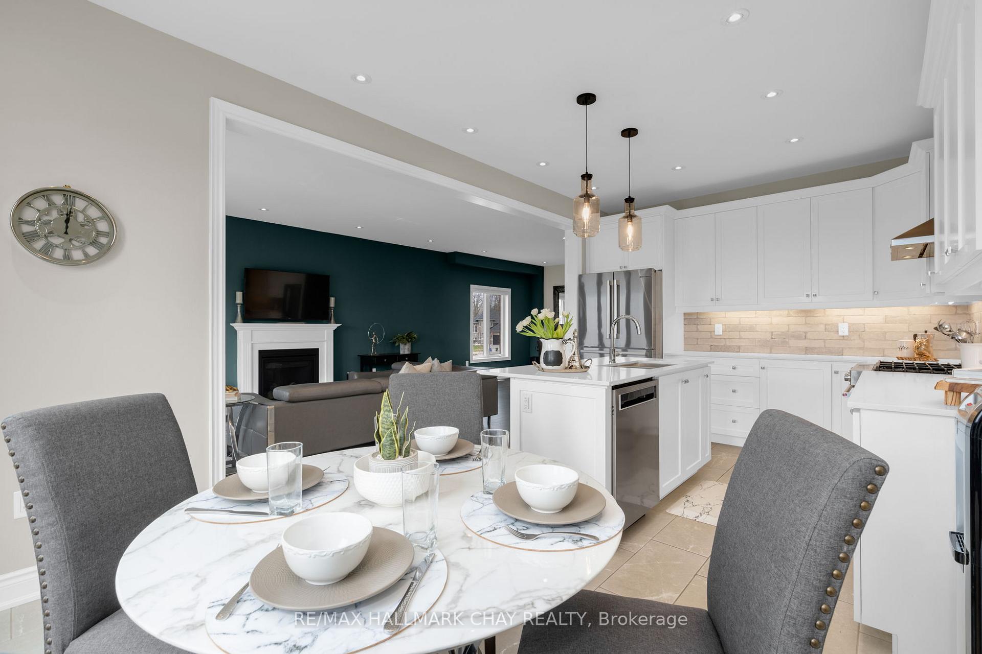 Photo 10 of 18 Cypress Point Street, Barrie, Ardagh — HOMEH