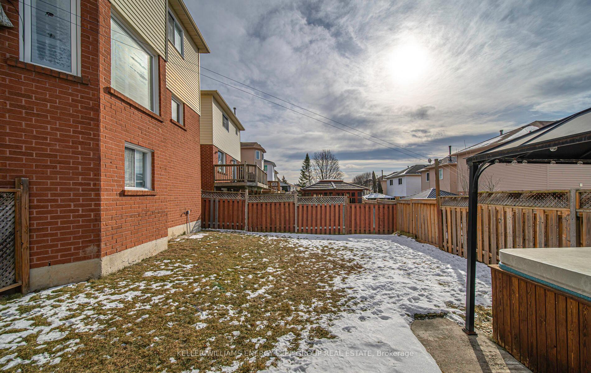 Photo 3 of 80 Bonnycastle Drive, Clarington, Bowmanville — HOMEH