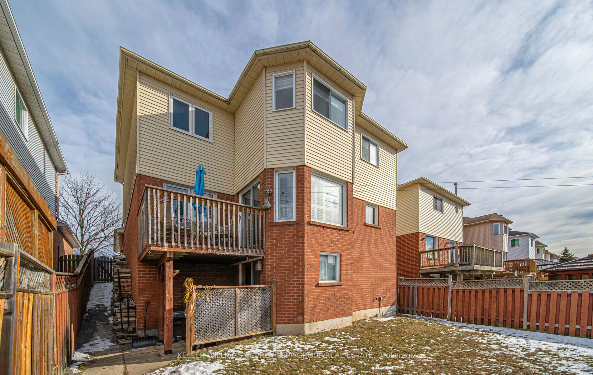 Photo 4 of 80 Bonnycastle Drive, Clarington, Bowmanville — HOMEH
