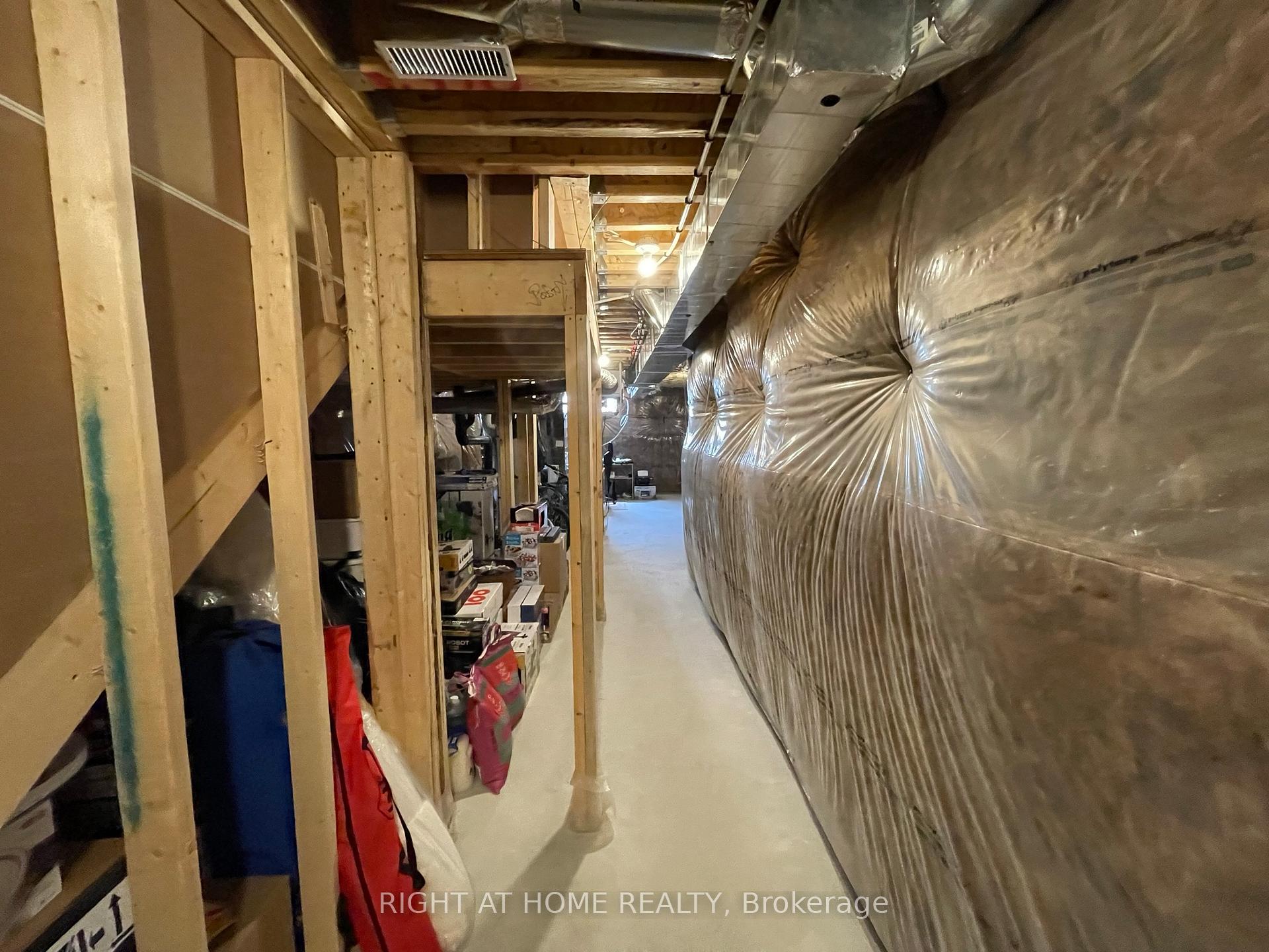Photo 7 of 62 Copperhill Heights, Barrie, Rural Barrie Southeast — HOMEH