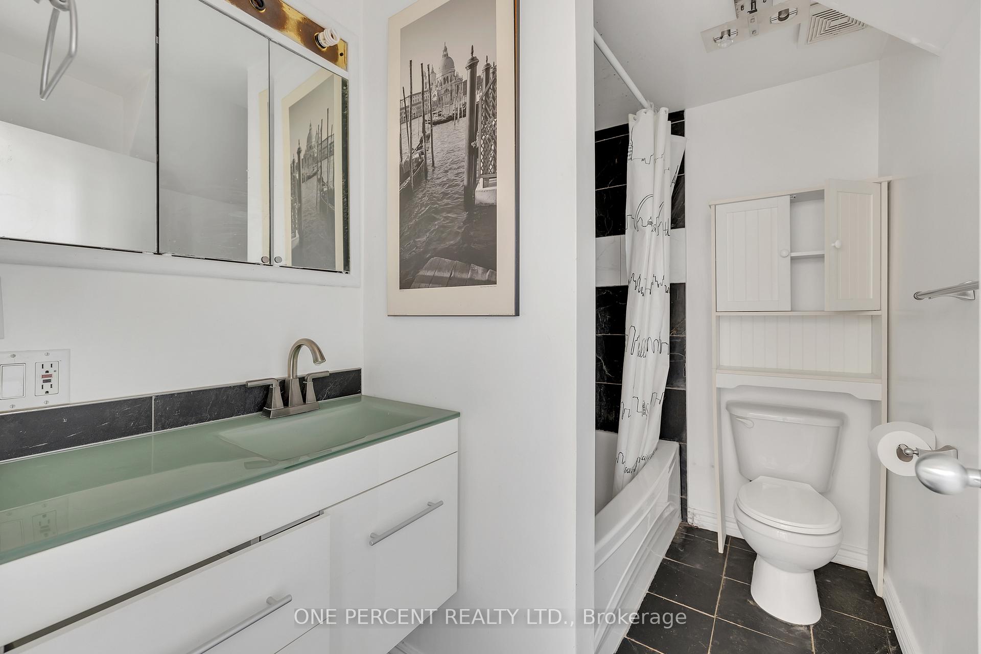 Photo 28 of 57 Cortleigh Drive, Ottawa, Barrhaven - Hearts Desire — HOMEH