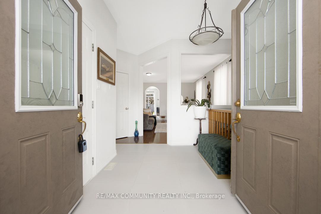 Photo 4 of 36 Alfred Shrubb Lane, Clarington, Bowmanville — HOMEH