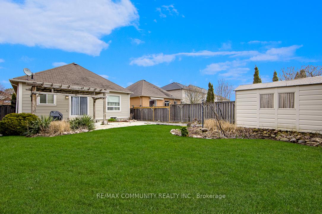 Photo 24 of 36 Alfred Shrubb Lane, Clarington, Bowmanville — HOMEH