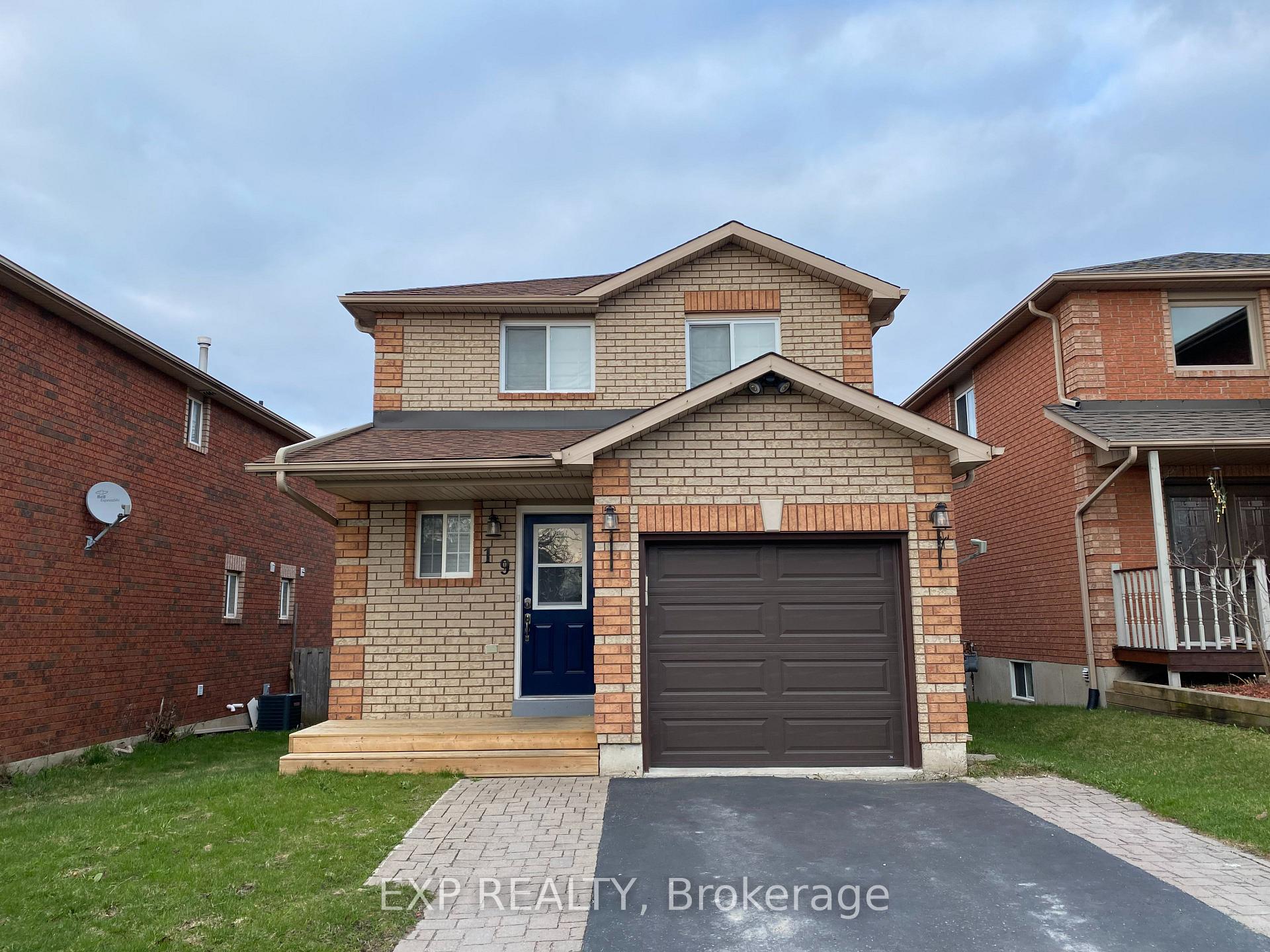 Photo 1 of 19 Peregrine Road, Barrie, Little Lake — HOMEH