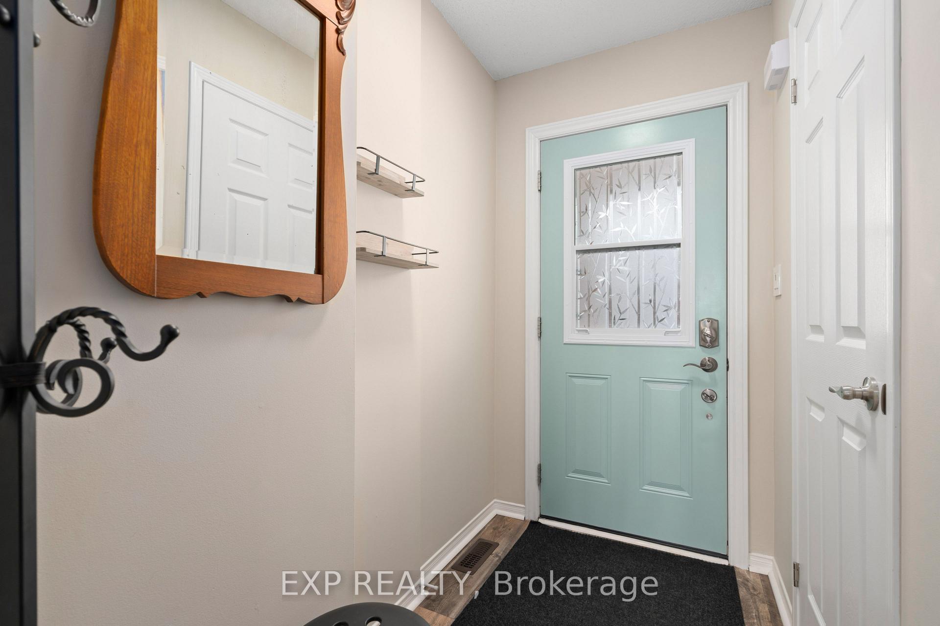 Photo 4 of 19 Peregrine Road, Barrie, Little Lake — HOMEH