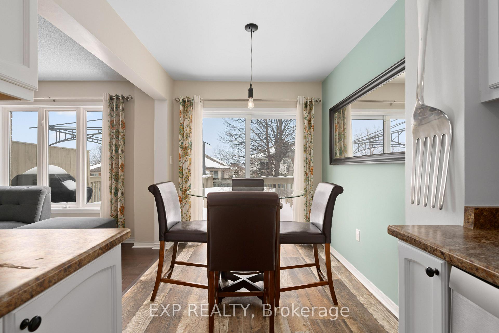 Photo 8 of 19 Peregrine Road, Barrie, Little Lake — HOMEH
