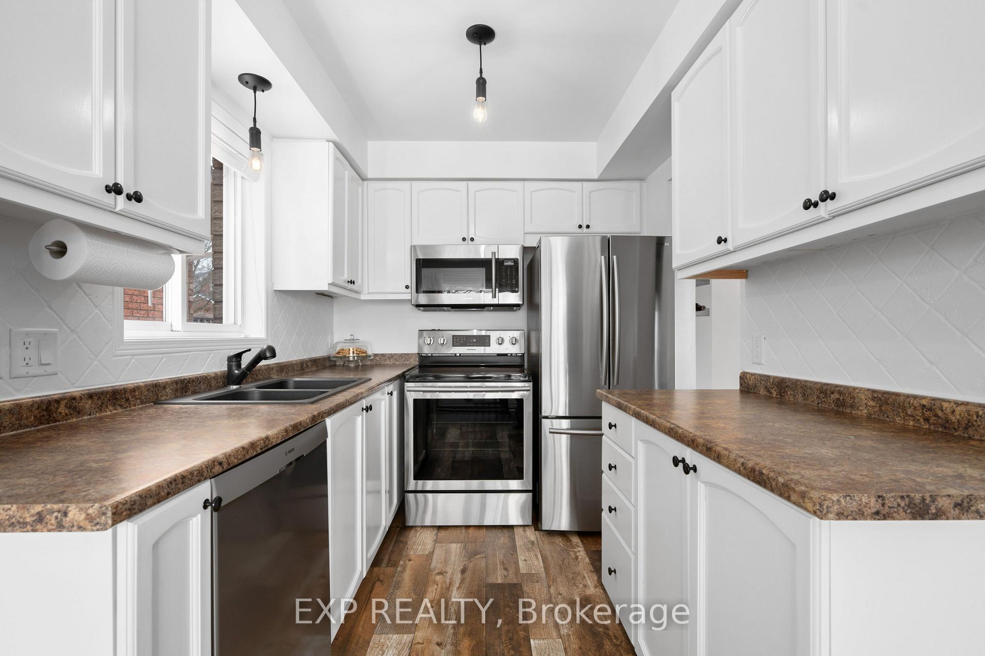 Photo 10 of 19 Peregrine Road, Barrie, Little Lake — HOMEH