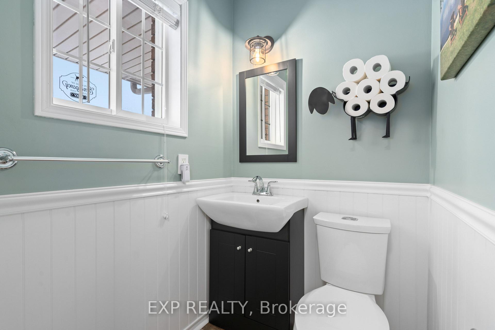 Photo 11 of 19 Peregrine Road, Barrie, Little Lake — HOMEH
