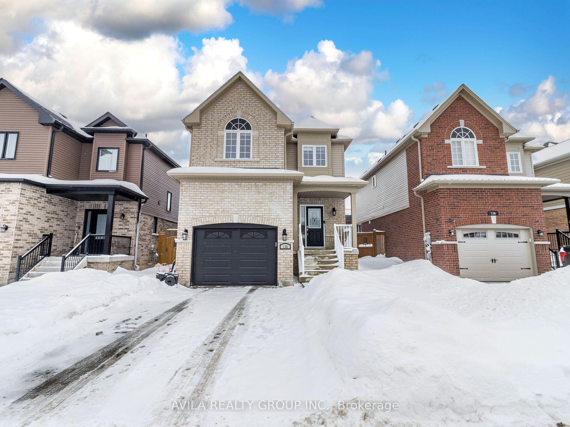 Front of 138 Sun King Crescent
