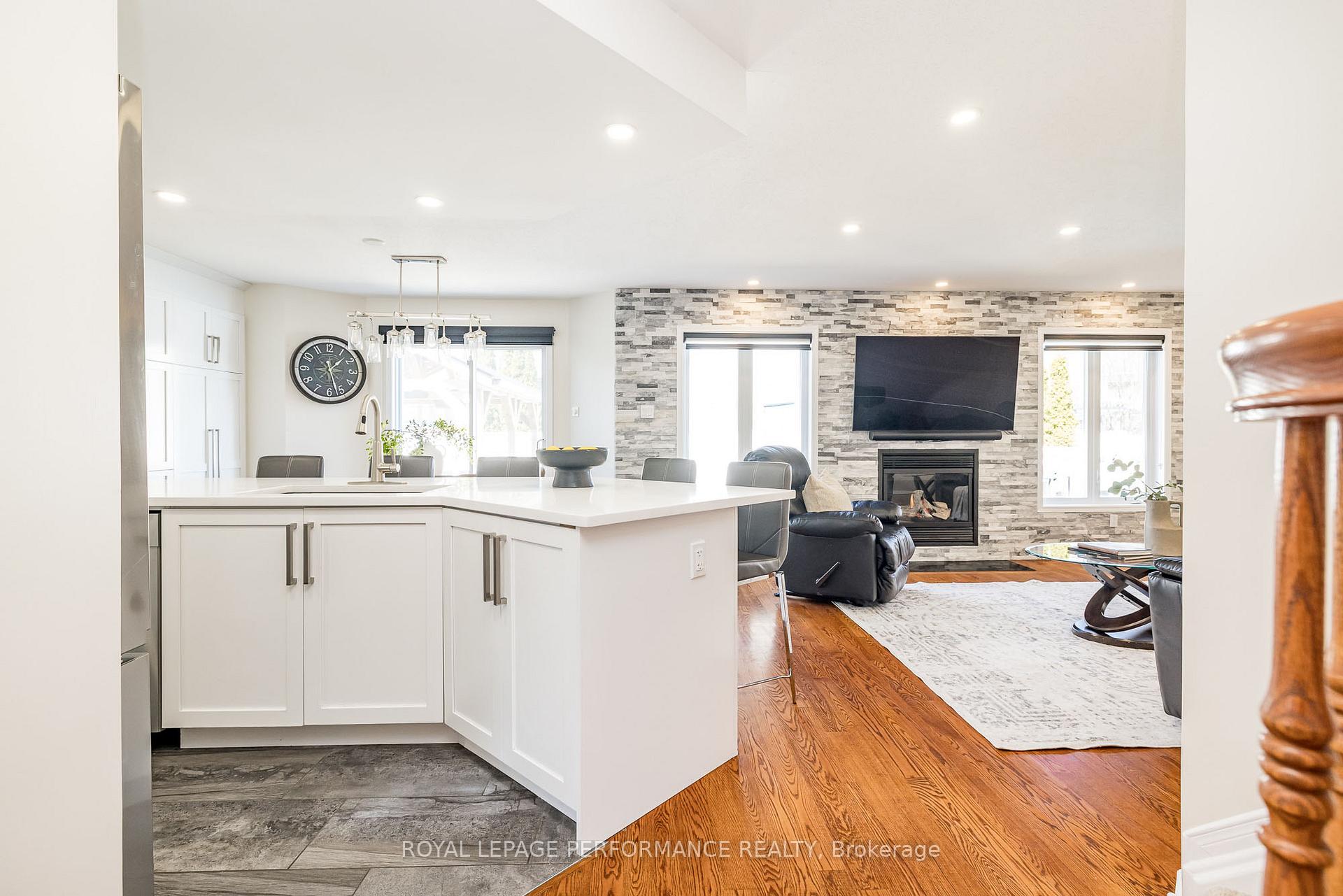 Photo 10 of 1 Grandlea Terrace, Ottawa, Barrhaven East — HOMEH