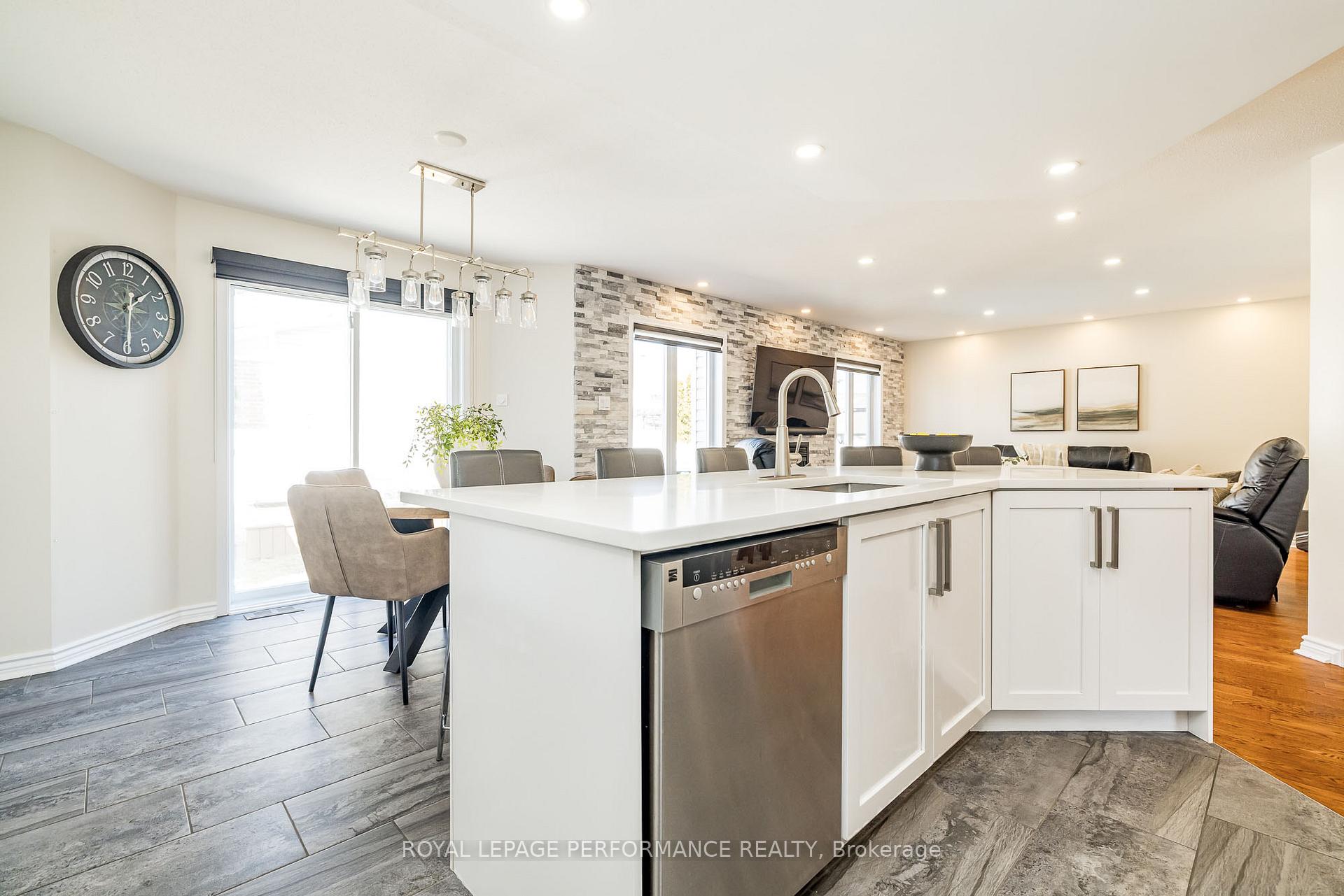 Photo 15 of 1 Grandlea Terrace, Ottawa, Barrhaven East — HOMEH