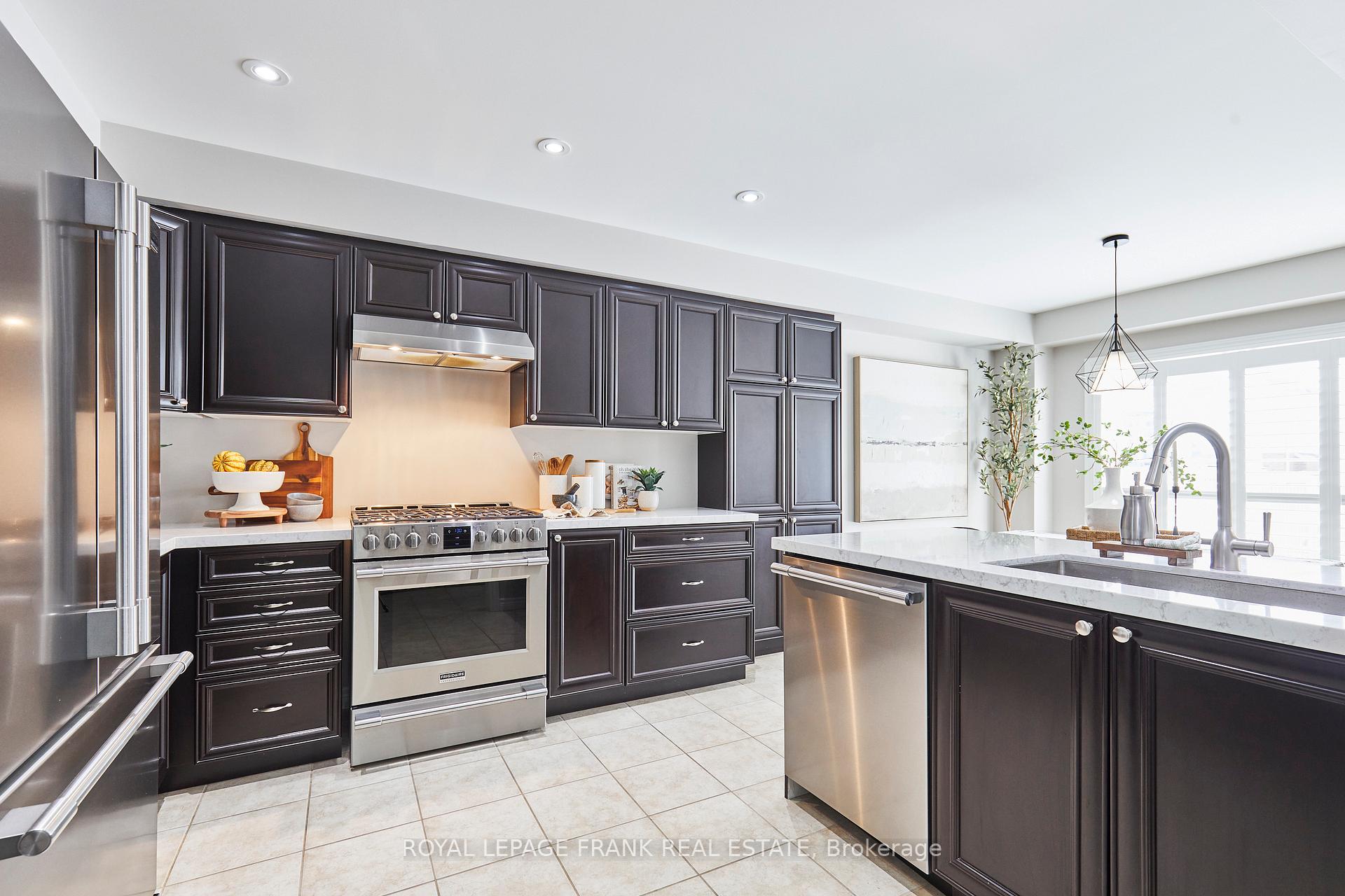 Photo 7 of 165 Mallory Street, Clarington, Courtice — HOMEH
