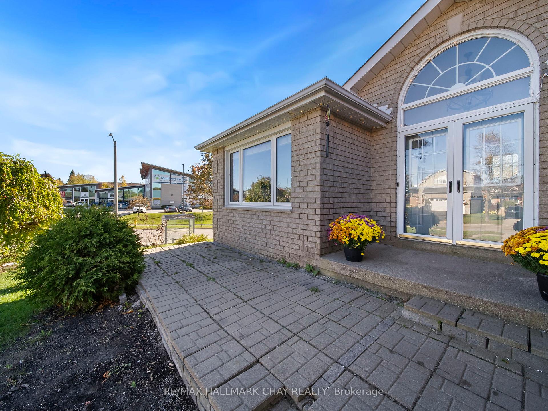 Photo 5 of 7 Assiniboine Drive, Barrie, Holly — HOMEH