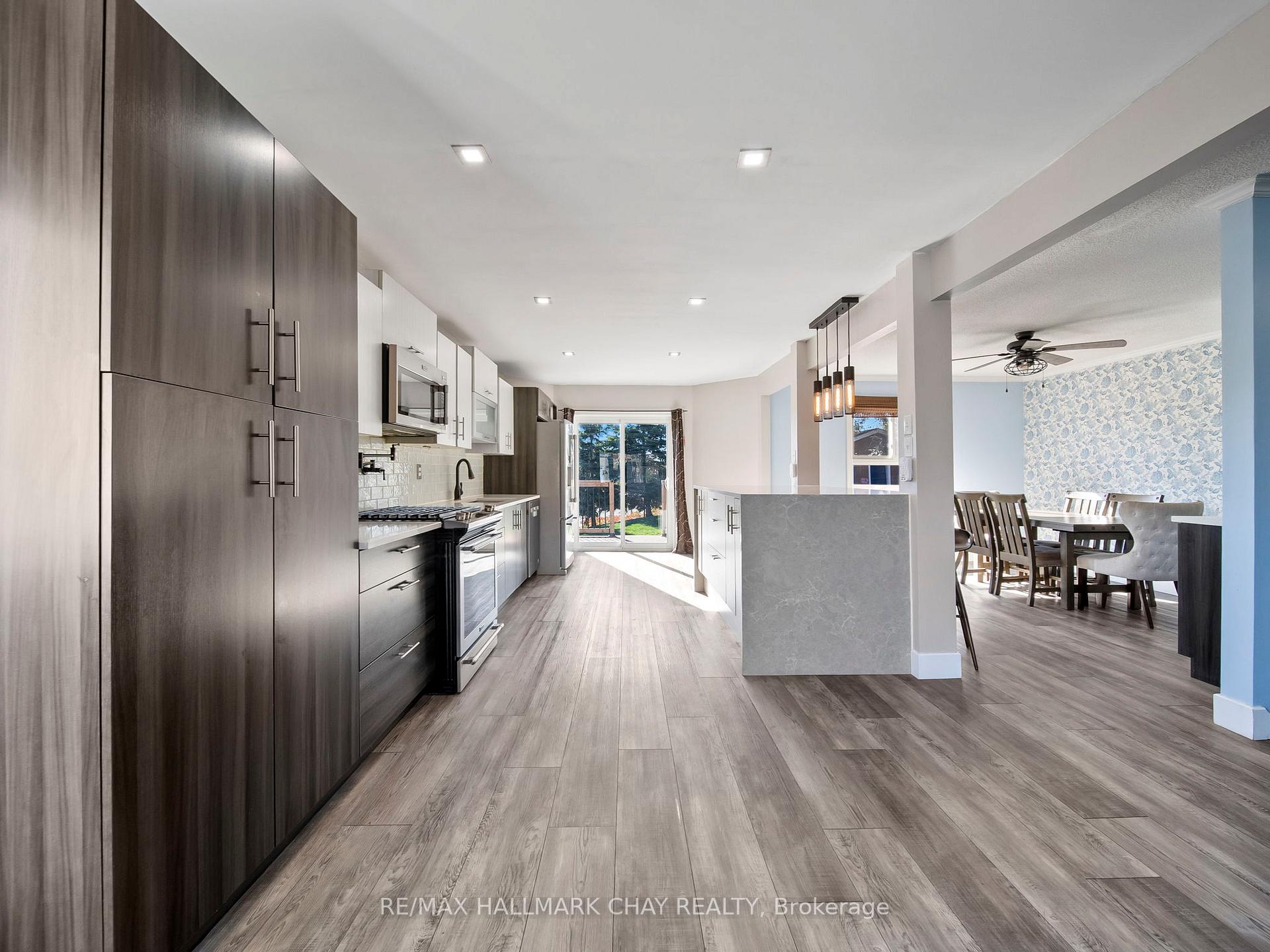 Photo 8 of 7 Assiniboine Drive, Barrie, Holly — HOMEH