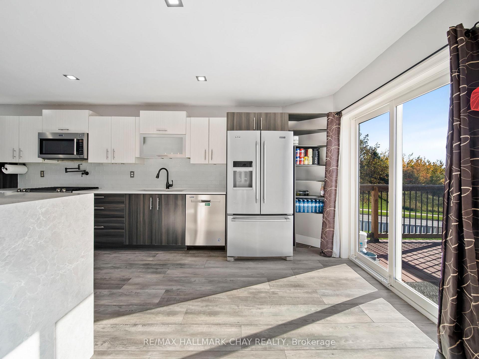 Photo 12 of 7 Assiniboine Drive, Barrie, Holly — HOMEH