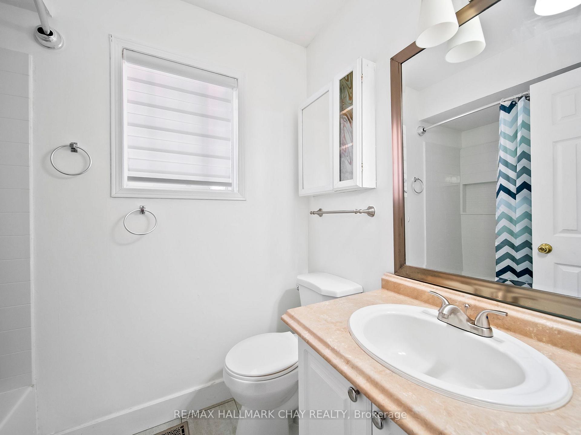 Photo 16 of 7 Assiniboine Drive, Barrie, Holly — HOMEH