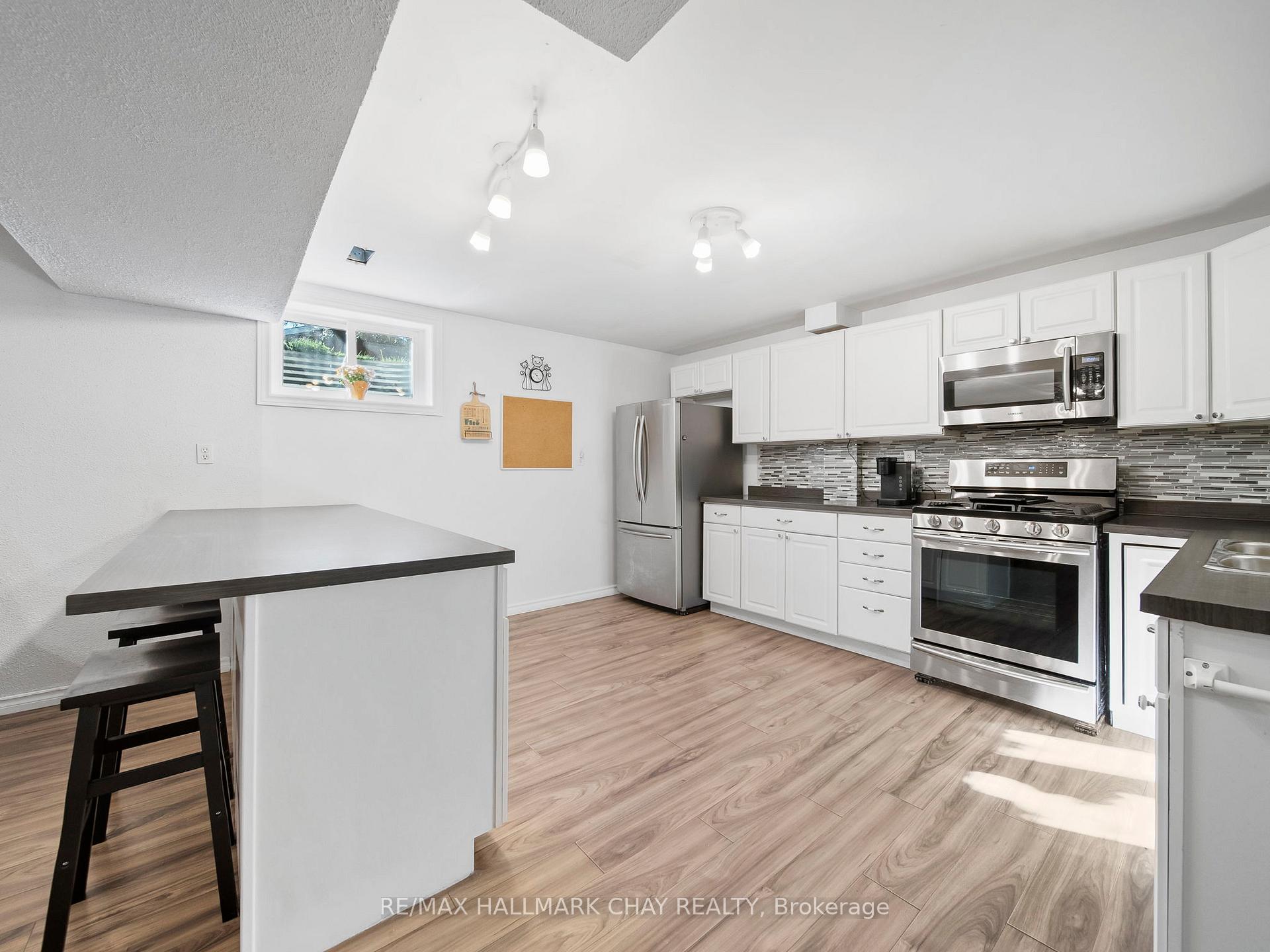 Photo 24 of 7 Assiniboine Drive, Barrie, Holly — HOMEH