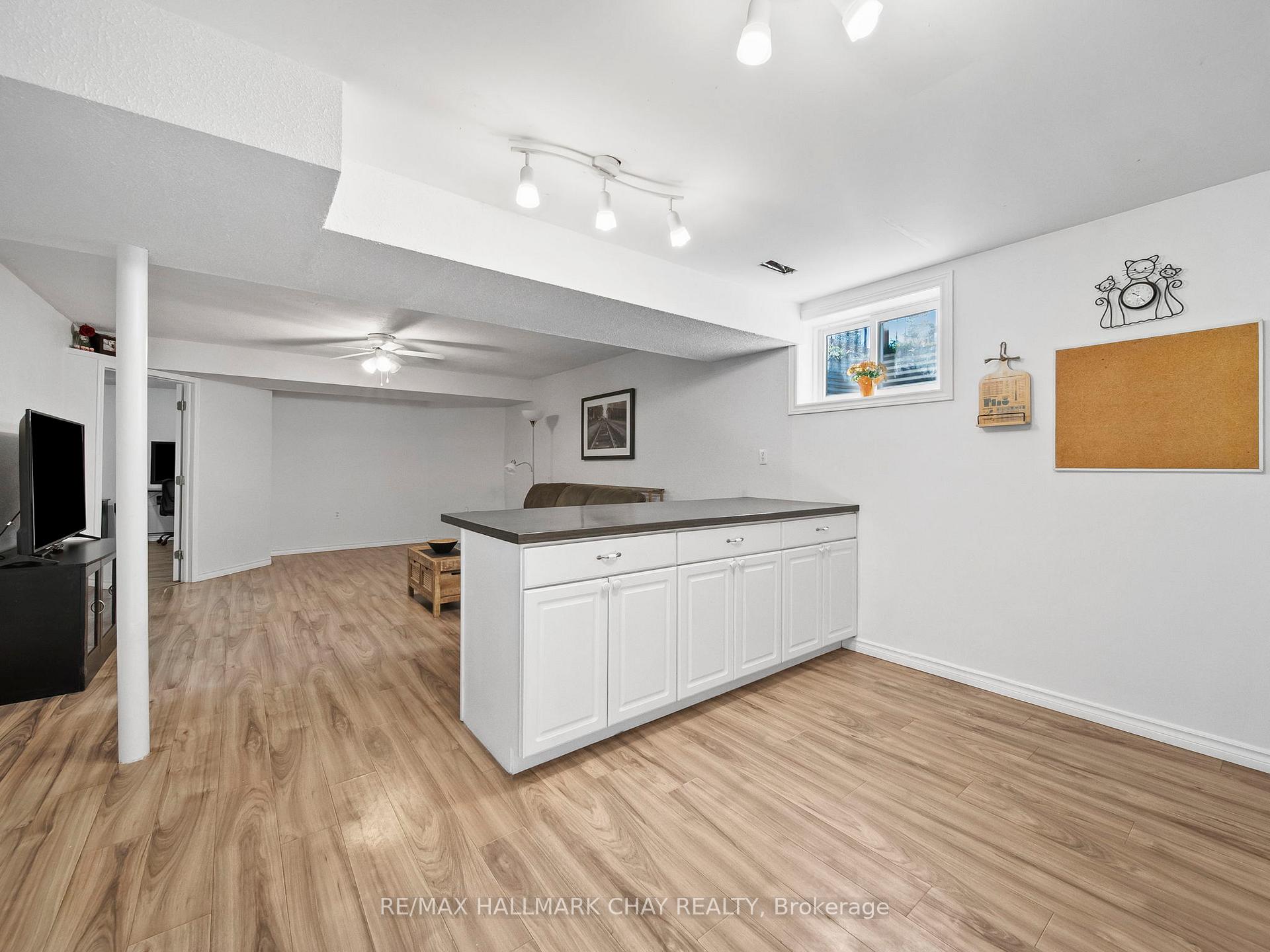 Photo 26 of 7 Assiniboine Drive, Barrie, Holly — HOMEH