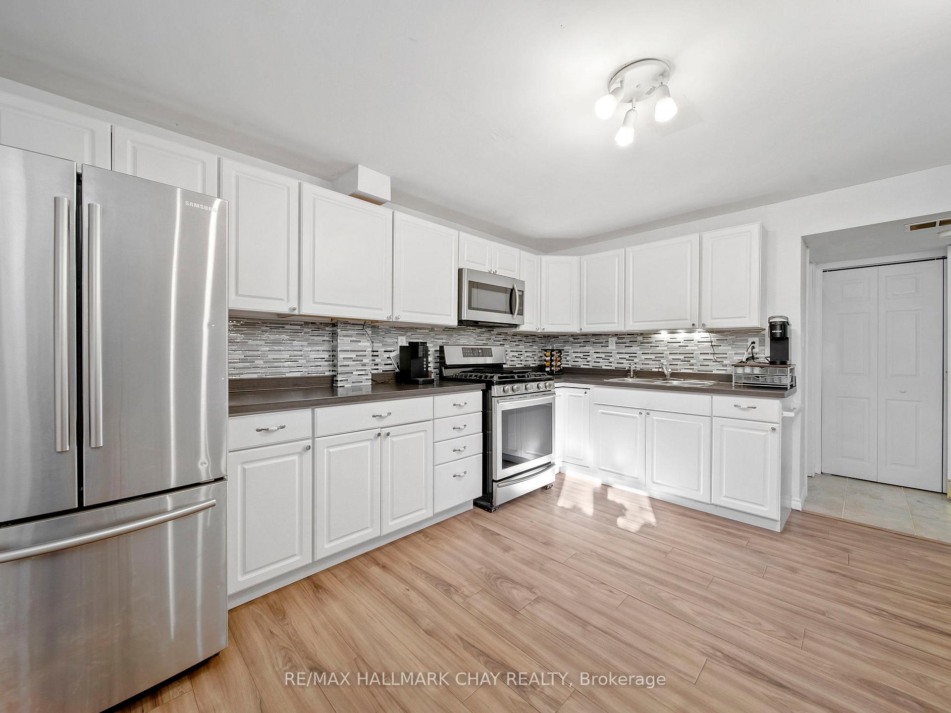 Photo 31 of 7 Assiniboine Drive, Barrie, Holly — HOMEH