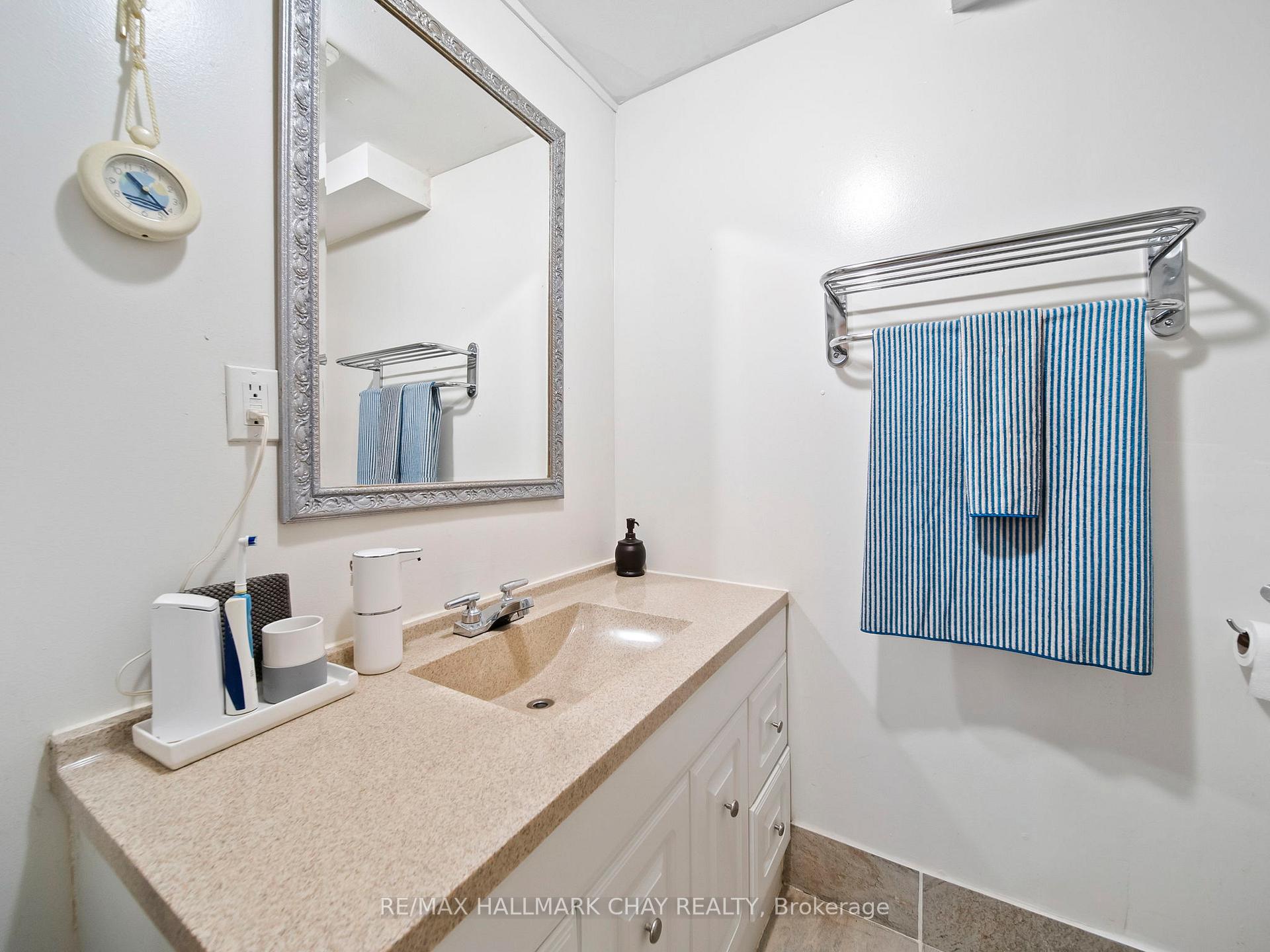 Photo 30 of 7 Assiniboine Drive, Barrie, Holly — HOMEH