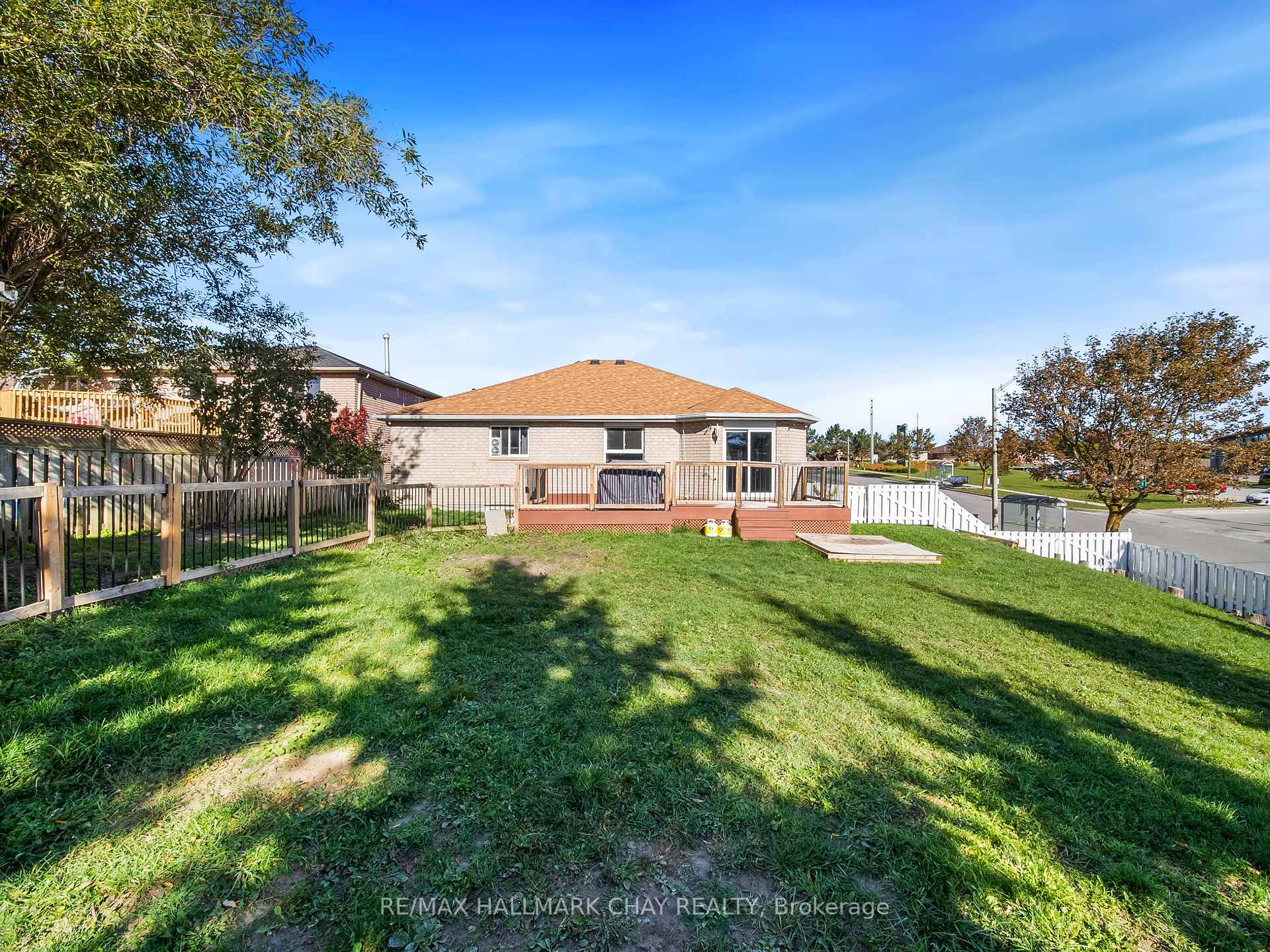 Photo 36 of 7 Assiniboine Drive, Barrie, Holly — HOMEH