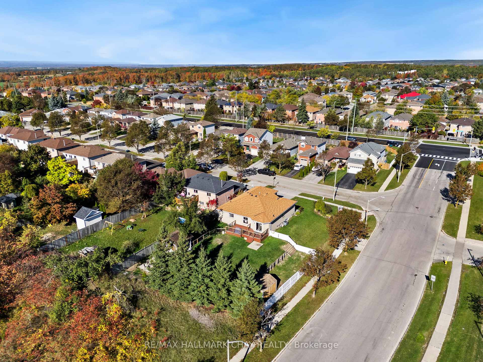 Photo 44 of 7 Assiniboine Drive, Barrie, Holly — HOMEH