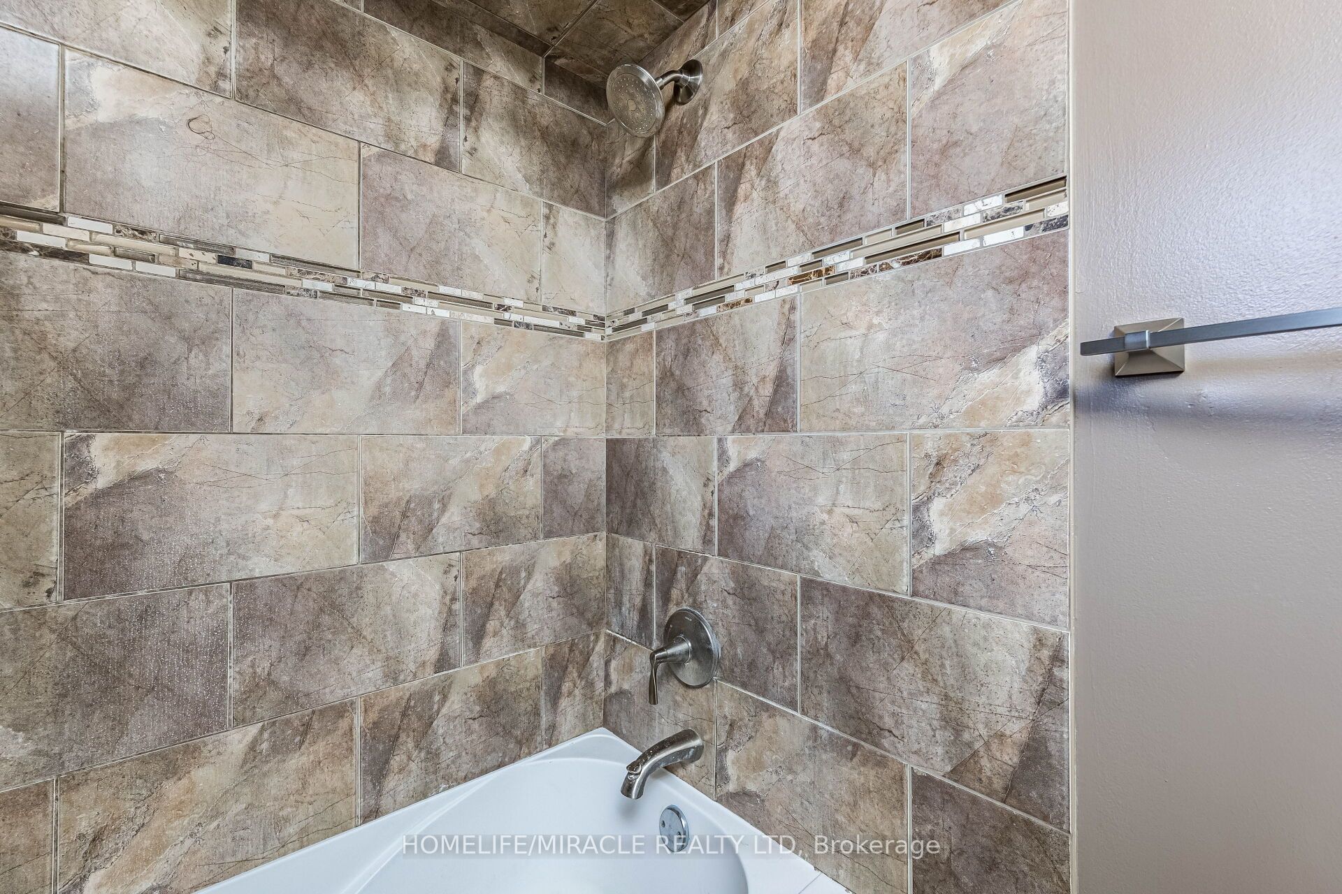 Photo 76 of 9 Ballycastle Crescent, Brampton, Heart Lake West — HOMEH