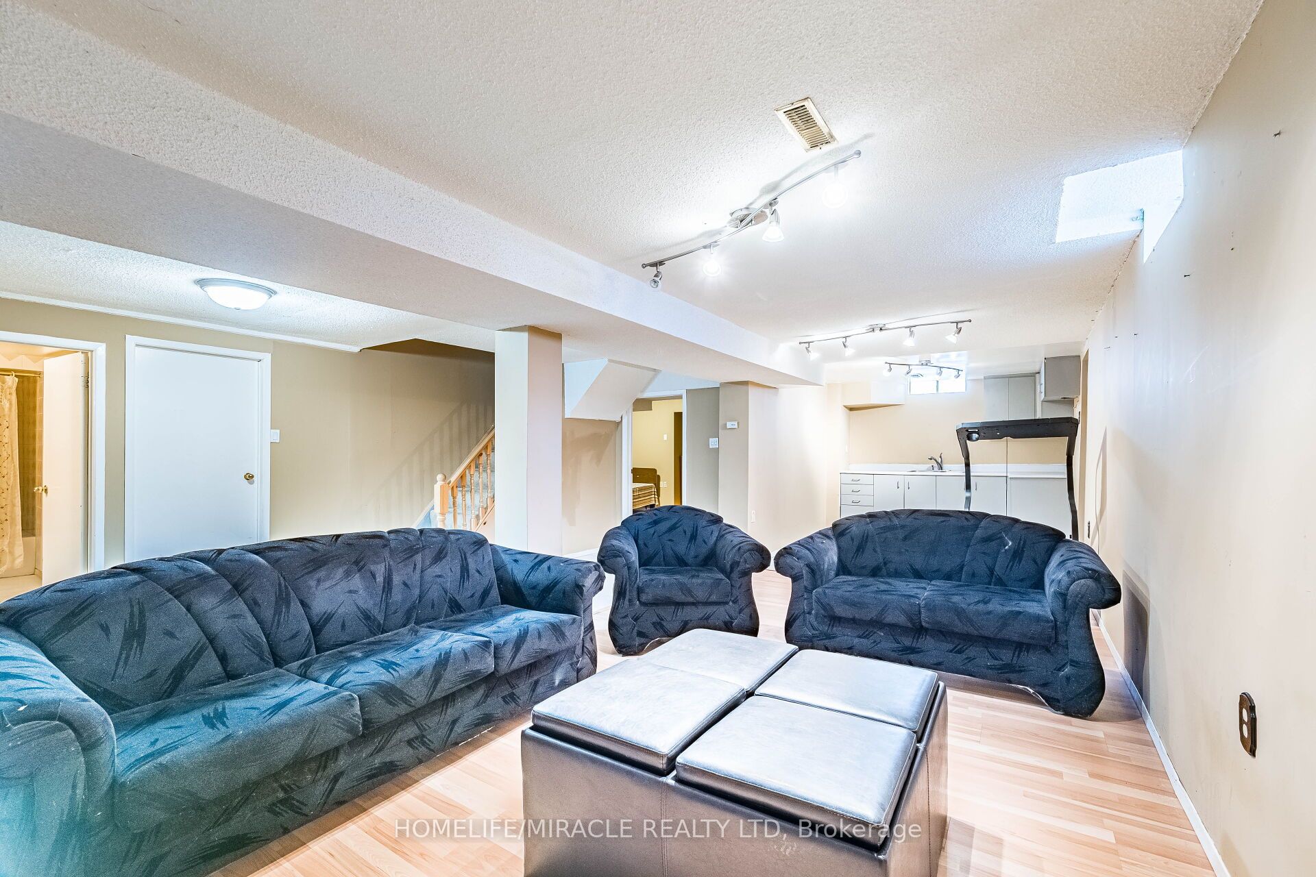 Photo 86 of 9 Ballycastle Crescent, Brampton, Heart Lake West — HOMEH