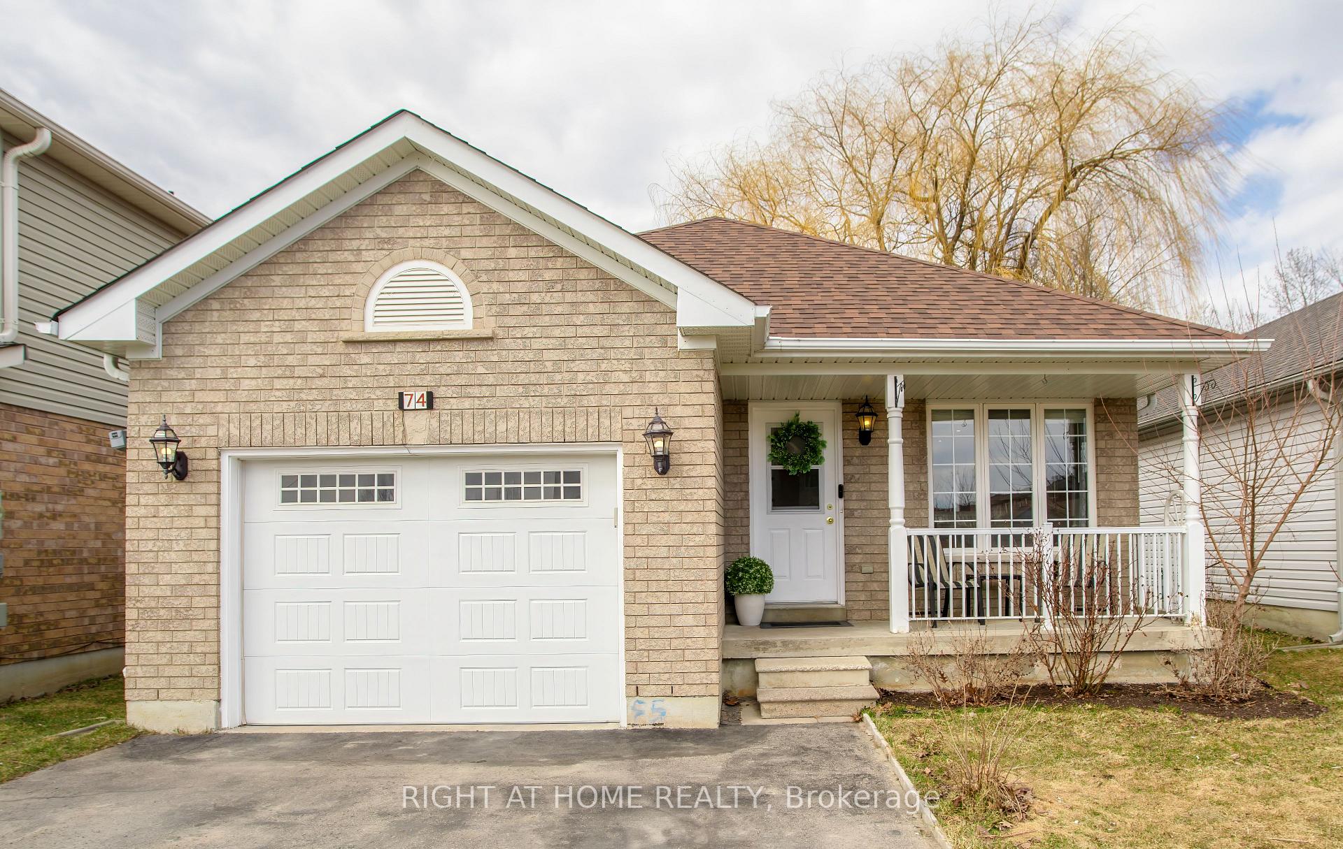 Photo 1 of 74 Country Lane, Barrie, Painswick South — HOMEH