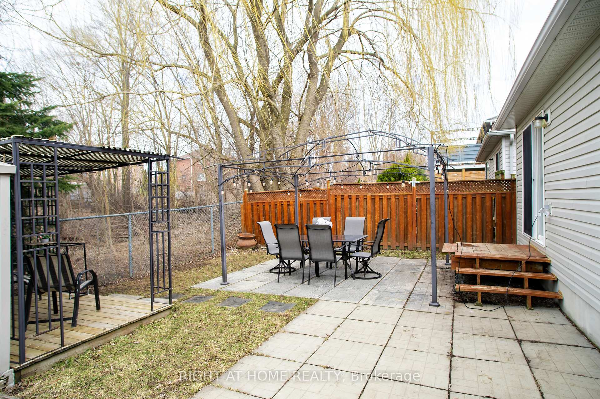 Photo 15 of 74 Country Lane, Barrie, Painswick South — HOMEH