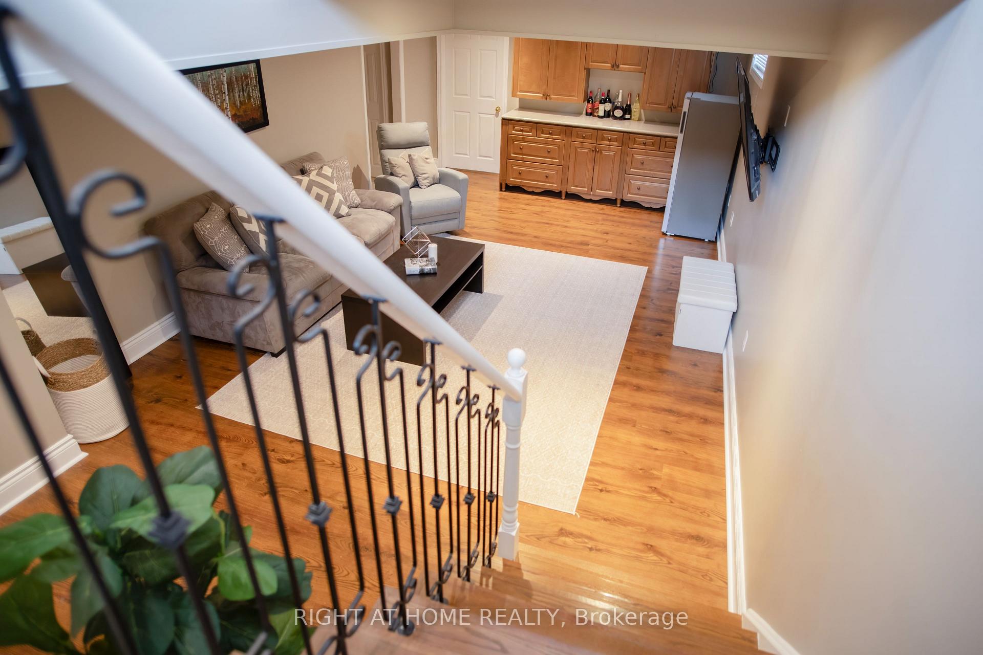 Photo 18 of 74 Country Lane, Barrie, Painswick South — HOMEH