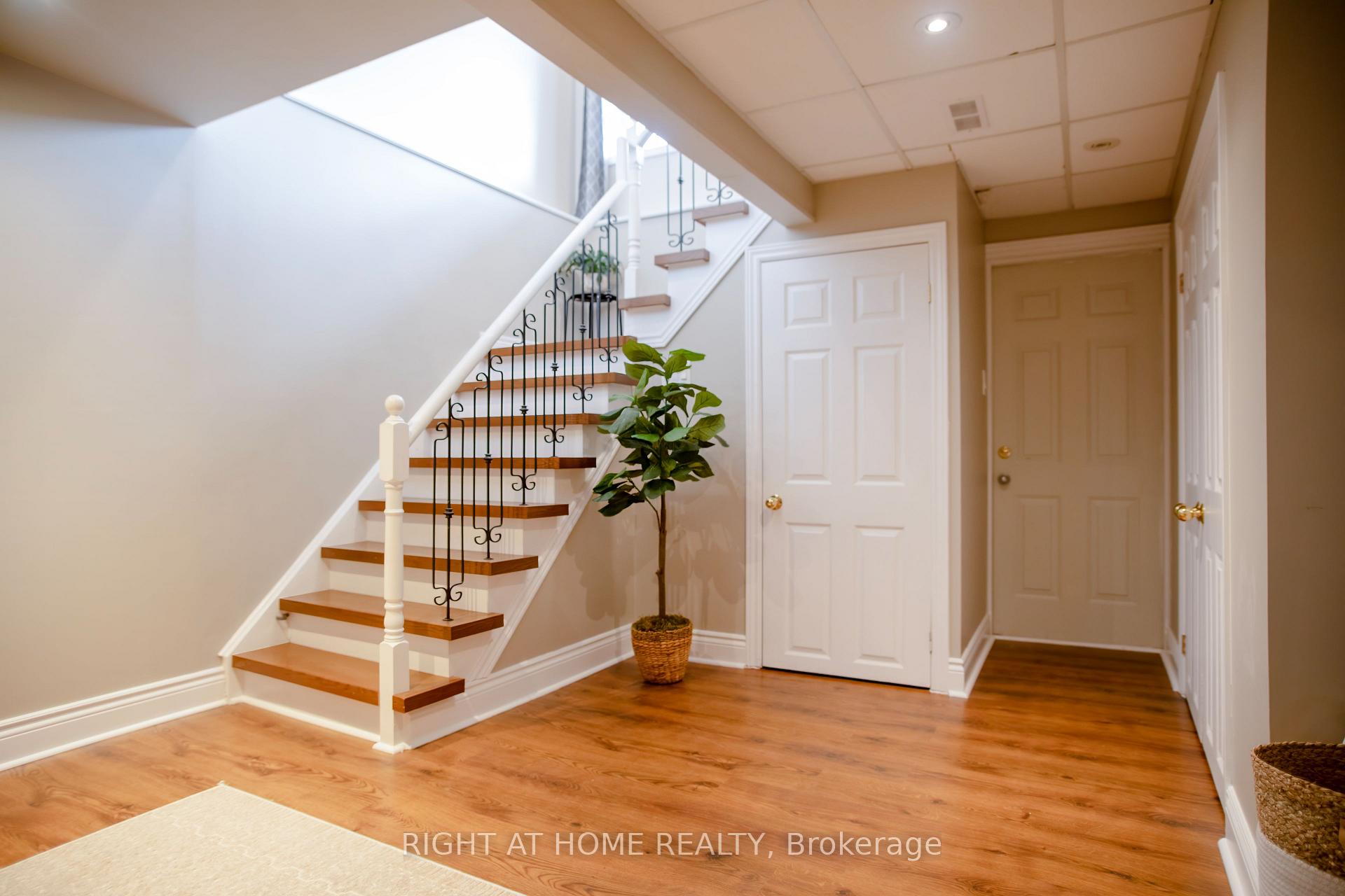 Photo 19 of 74 Country Lane, Barrie, Painswick South — HOMEH
