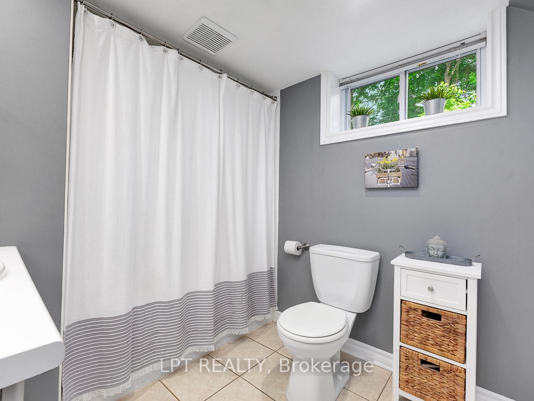 Photo 25 of 77 Harrold Place, Ottawa, Carlington — HOMEH