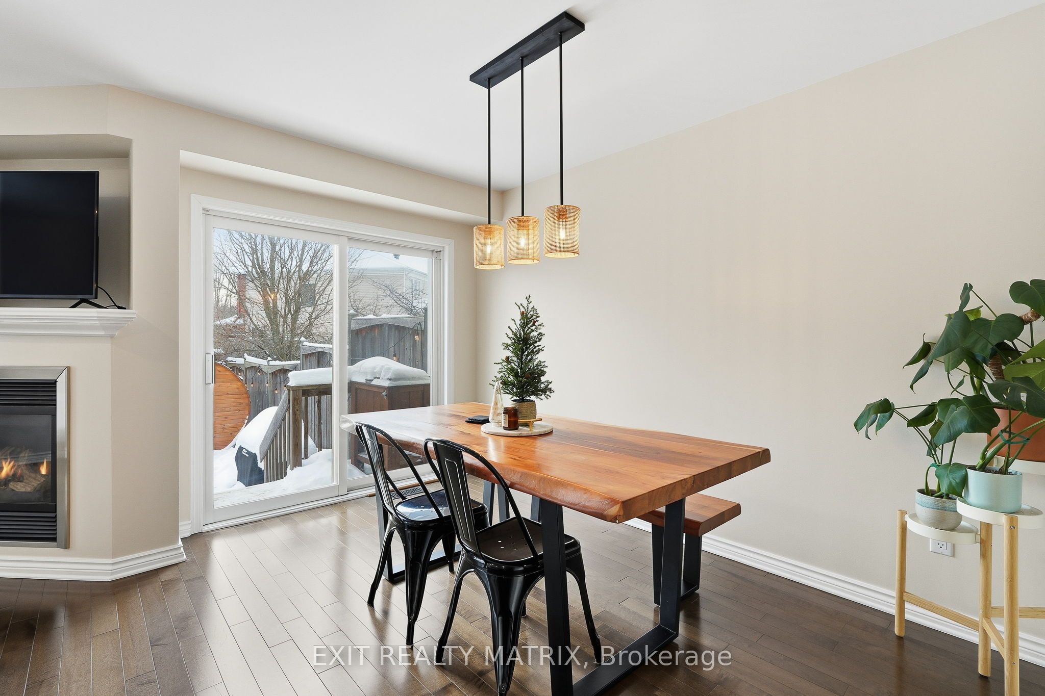Photo 44 of 208 Greenridge Street, Ottawa, Chapel Hill — HOMEH