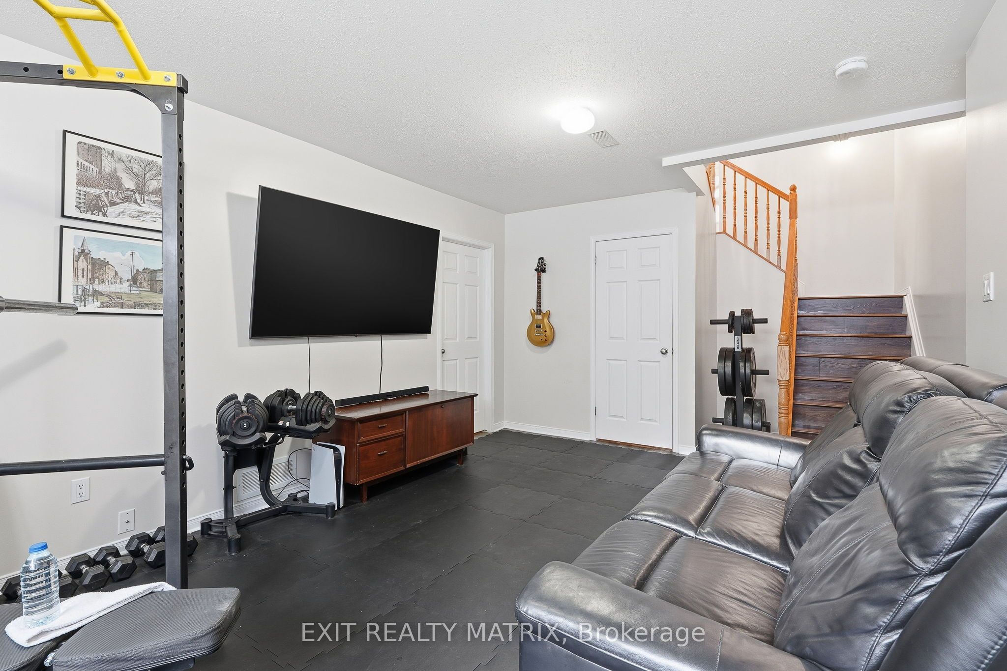 Photo 57 of 208 Greenridge Street, Ottawa, Chapel Hill — HOMEH