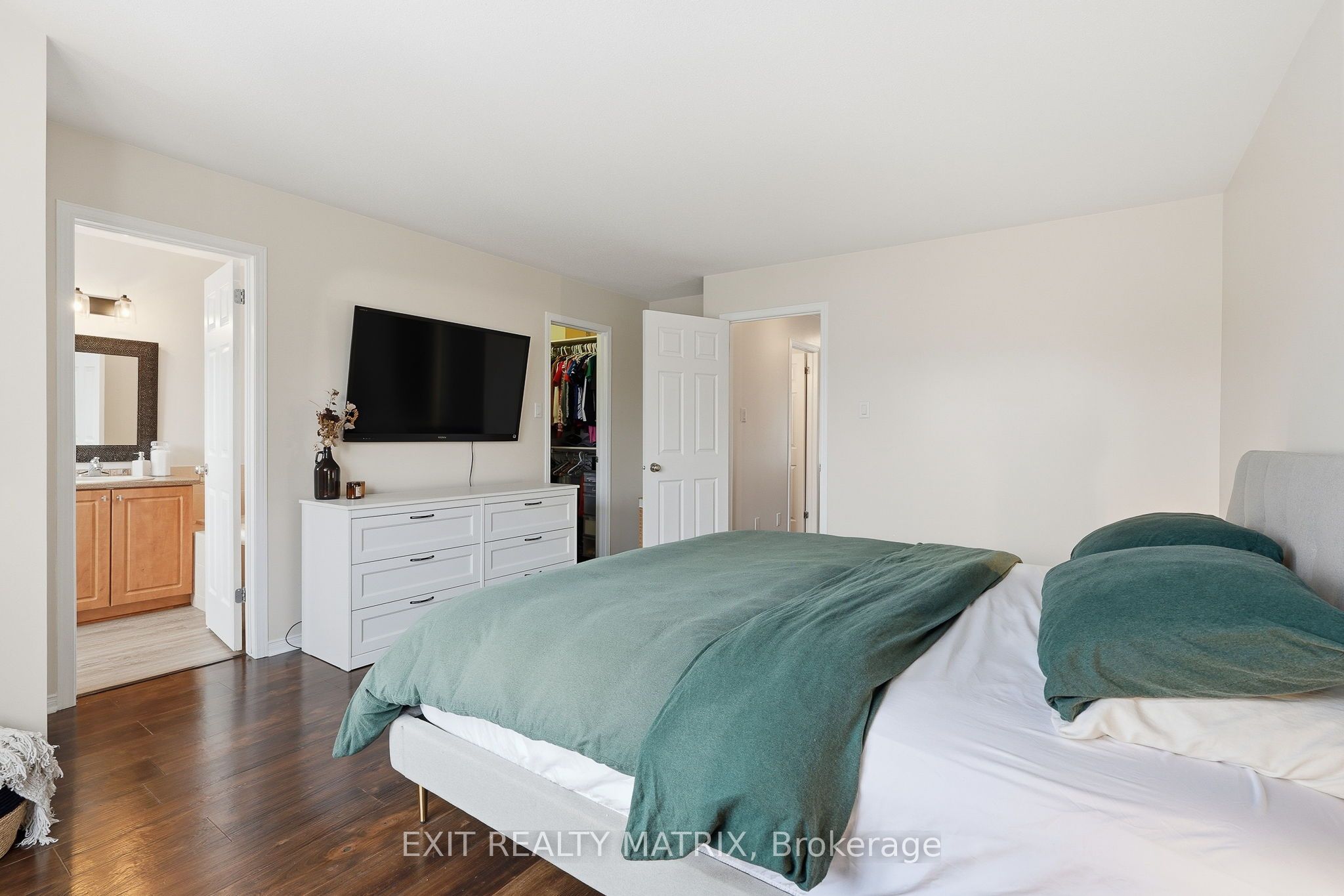 Photo 52 of 208 Greenridge Street, Ottawa, Chapel Hill — HOMEH