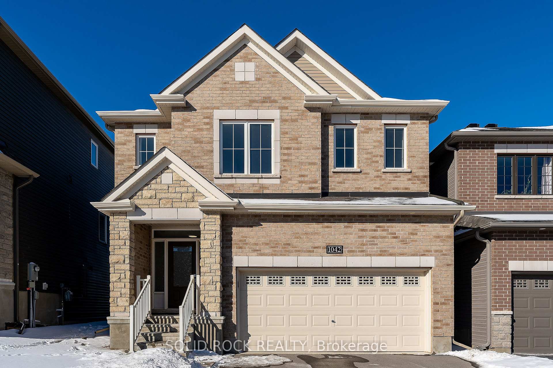 Front of 1042 Kilbirnie Drive