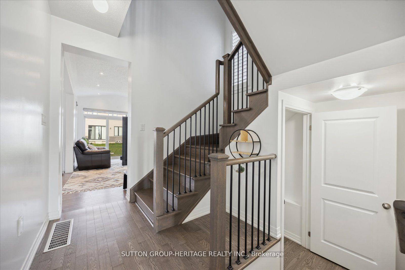 Photo 3 of 105 East Shore Drive, Clarington, Bowmanville — HOMEH