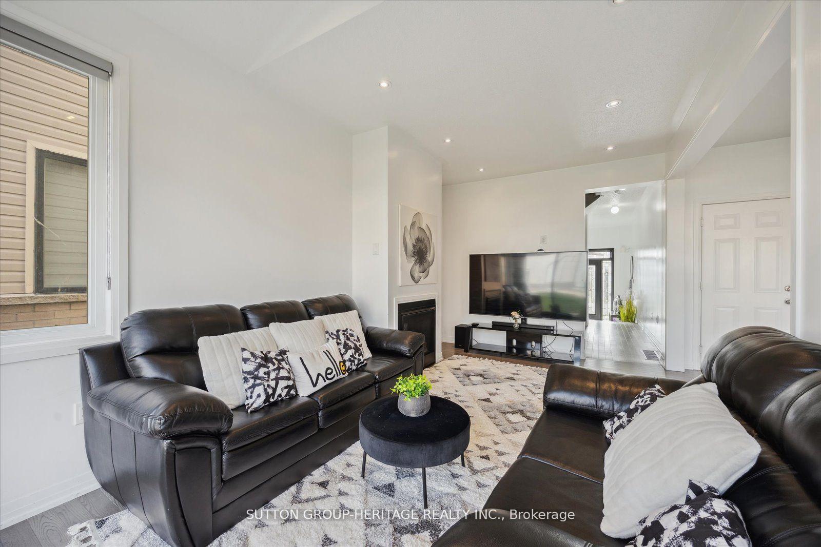 Photo 6 of 105 East Shore Drive, Clarington, Bowmanville — HOMEH