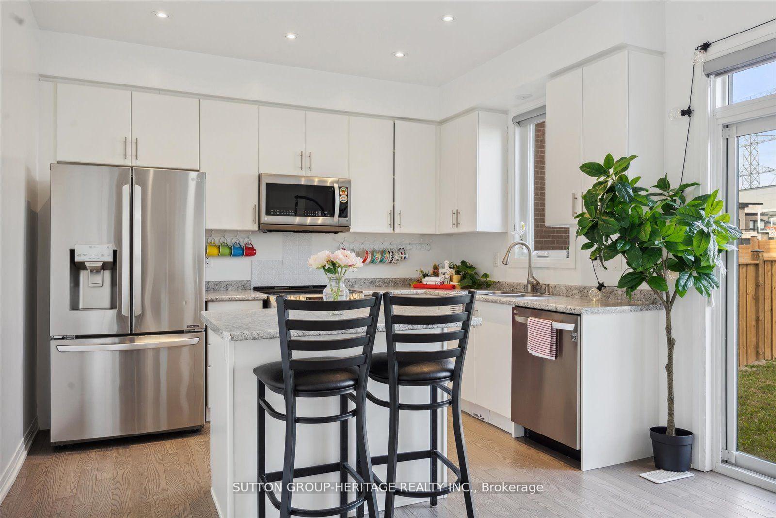 Photo 8 of 105 East Shore Drive, Clarington, Bowmanville — HOMEH