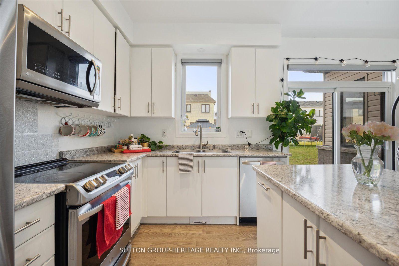 Photo 10 of 105 East Shore Drive, Clarington, Bowmanville — HOMEH