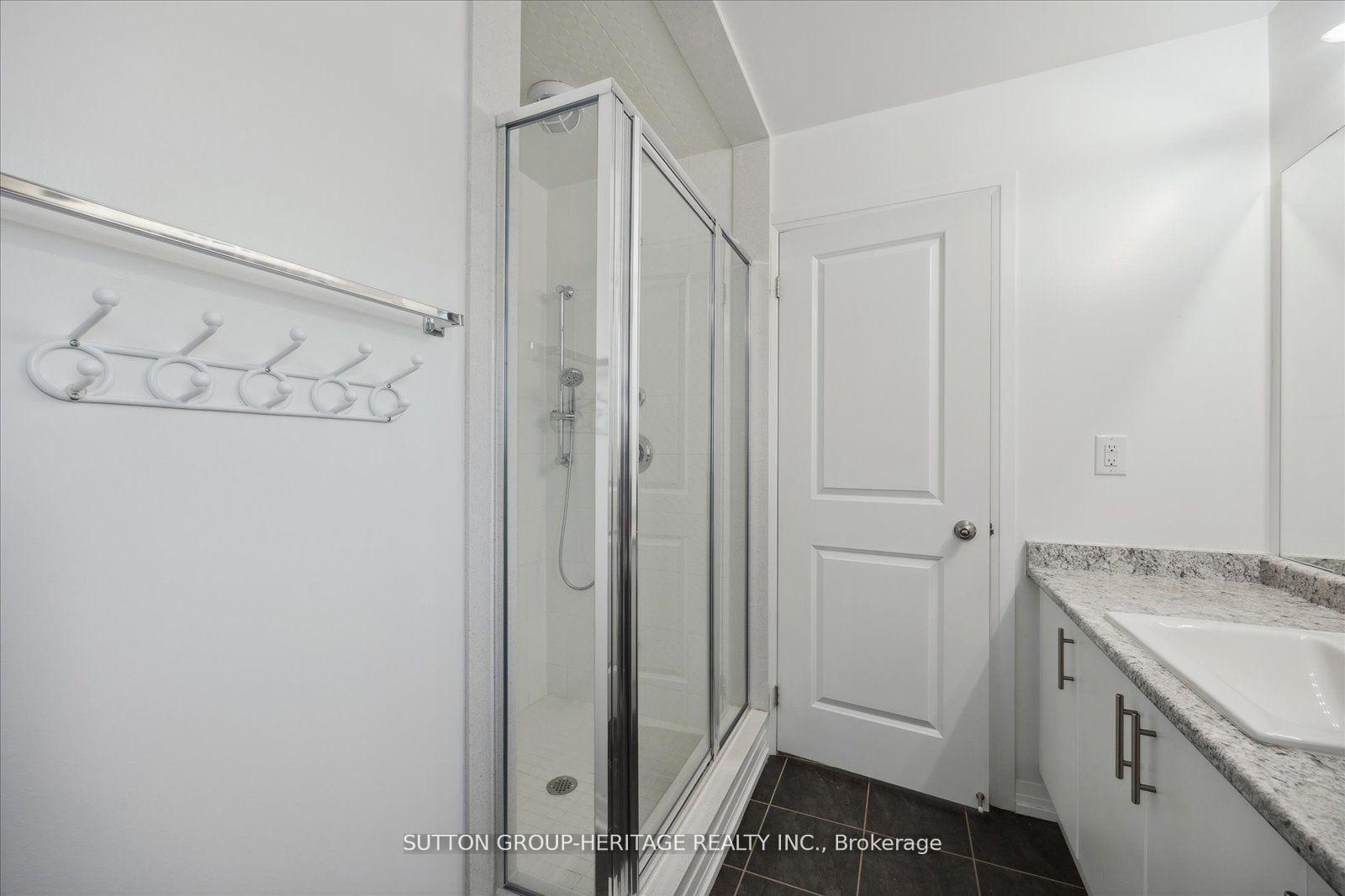 Photo 15 of 105 East Shore Drive, Clarington, Bowmanville — HOMEH