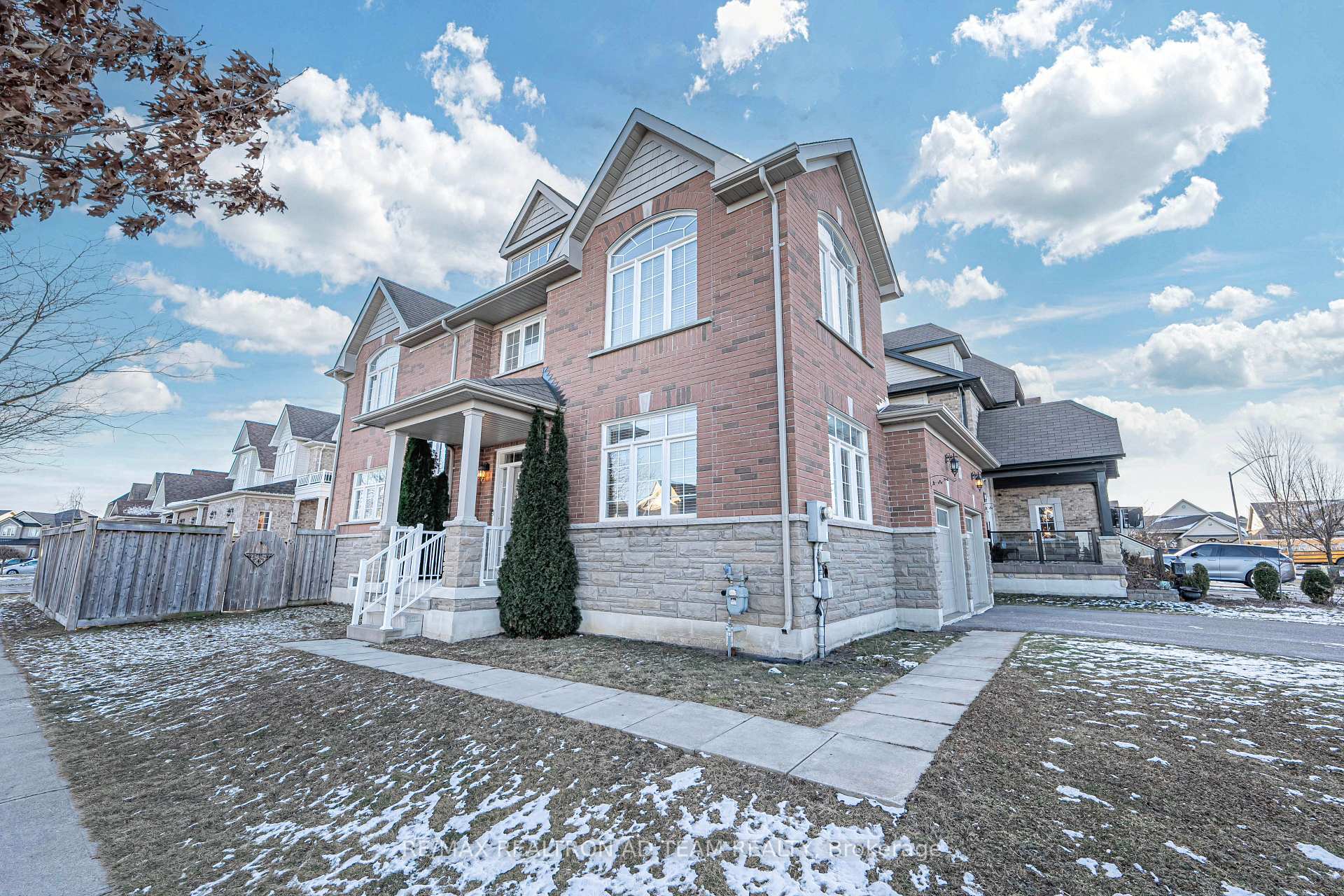 Photo 1 of 95 Hockley Avenue, Clarington, Bowmanville — HOMEH