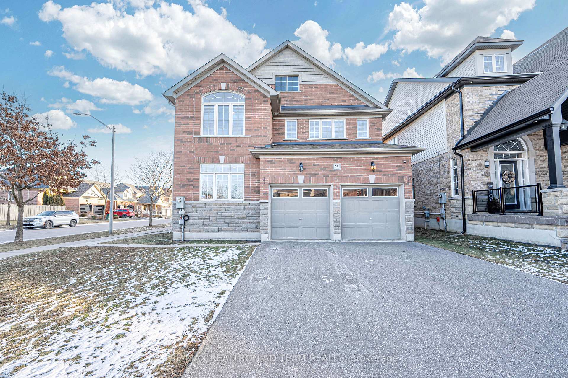 Photo 2 of 95 Hockley Avenue, Clarington, Bowmanville — HOMEH
