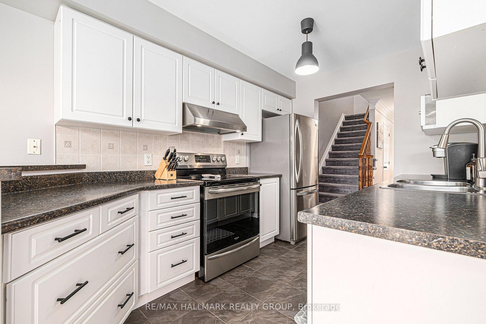 Photo 10 of 275 Silbrass Private, Ottawa, Barrhaven - Stonebridge — HOMEH