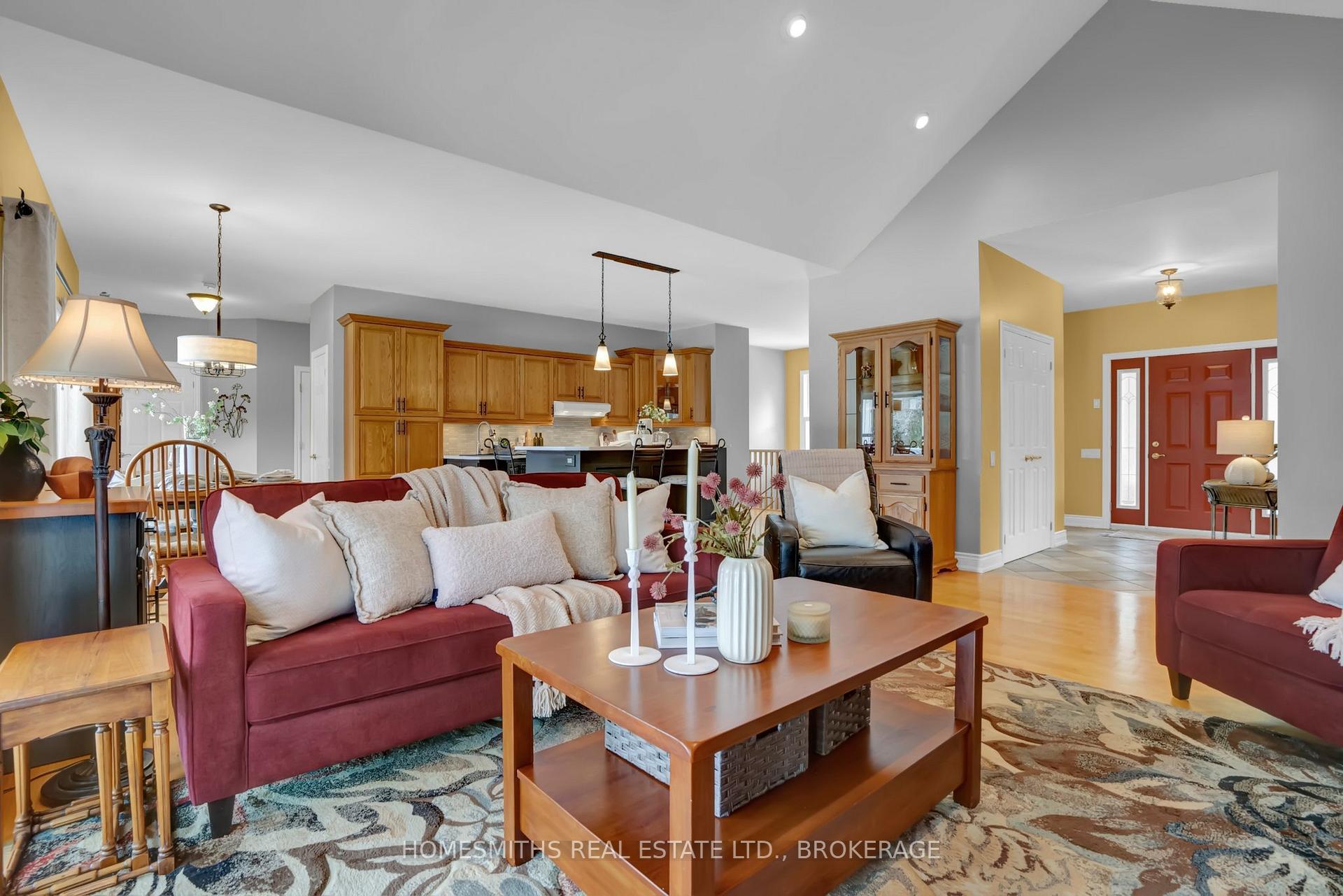 Photo 11 of 60 Maple Street, Clarington, Rural Clarington — HOMEH