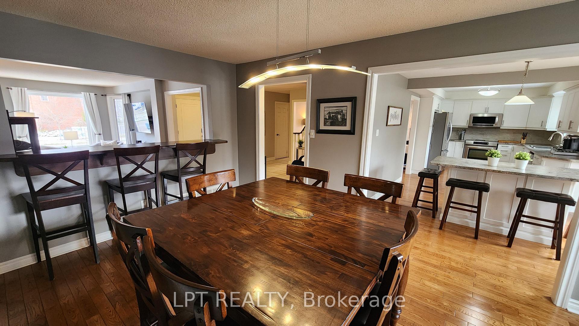 Photo 8 of 63 James Street, Barrie, Ardagh — HOMEH